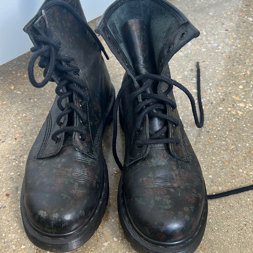 Doc Martens The Original Boot Black Dark Floral US 7